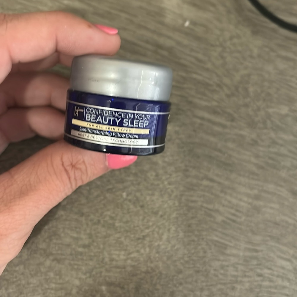 Skin transforming pillow cream travel size